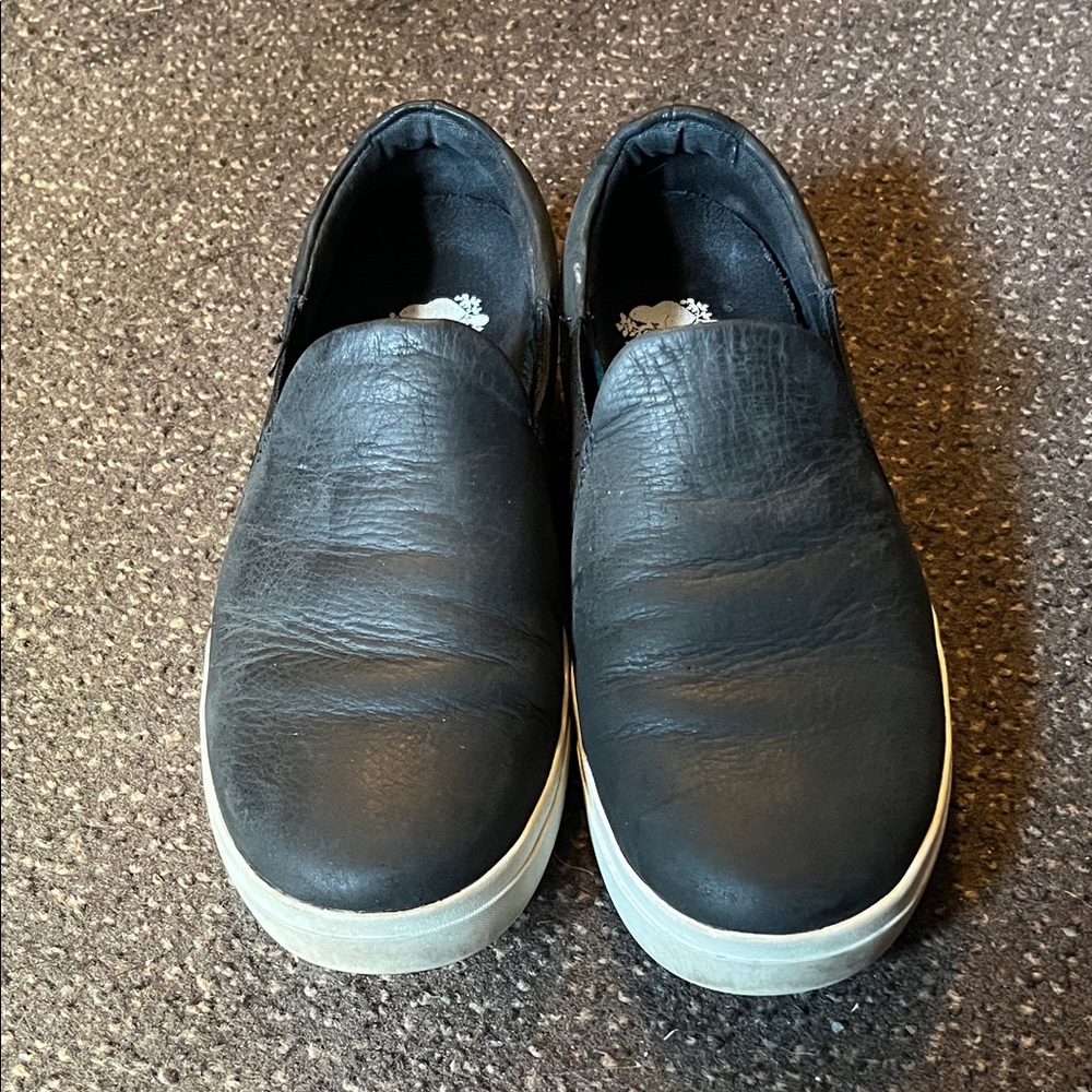 Roots Black Leather Flats US6